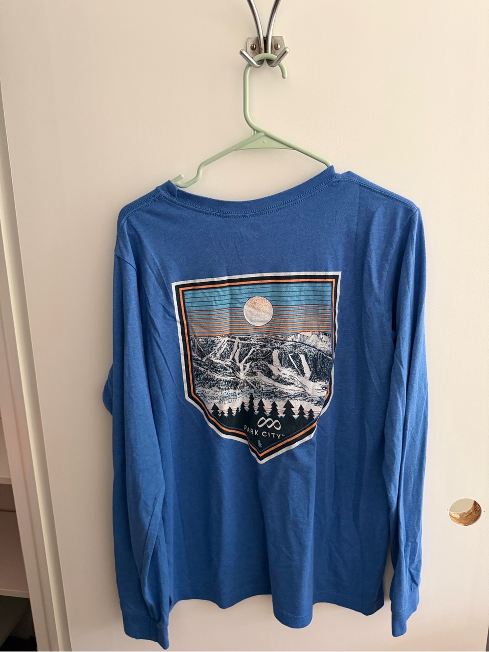 Mountain Graphic Long-Sleeve Tee - Blue